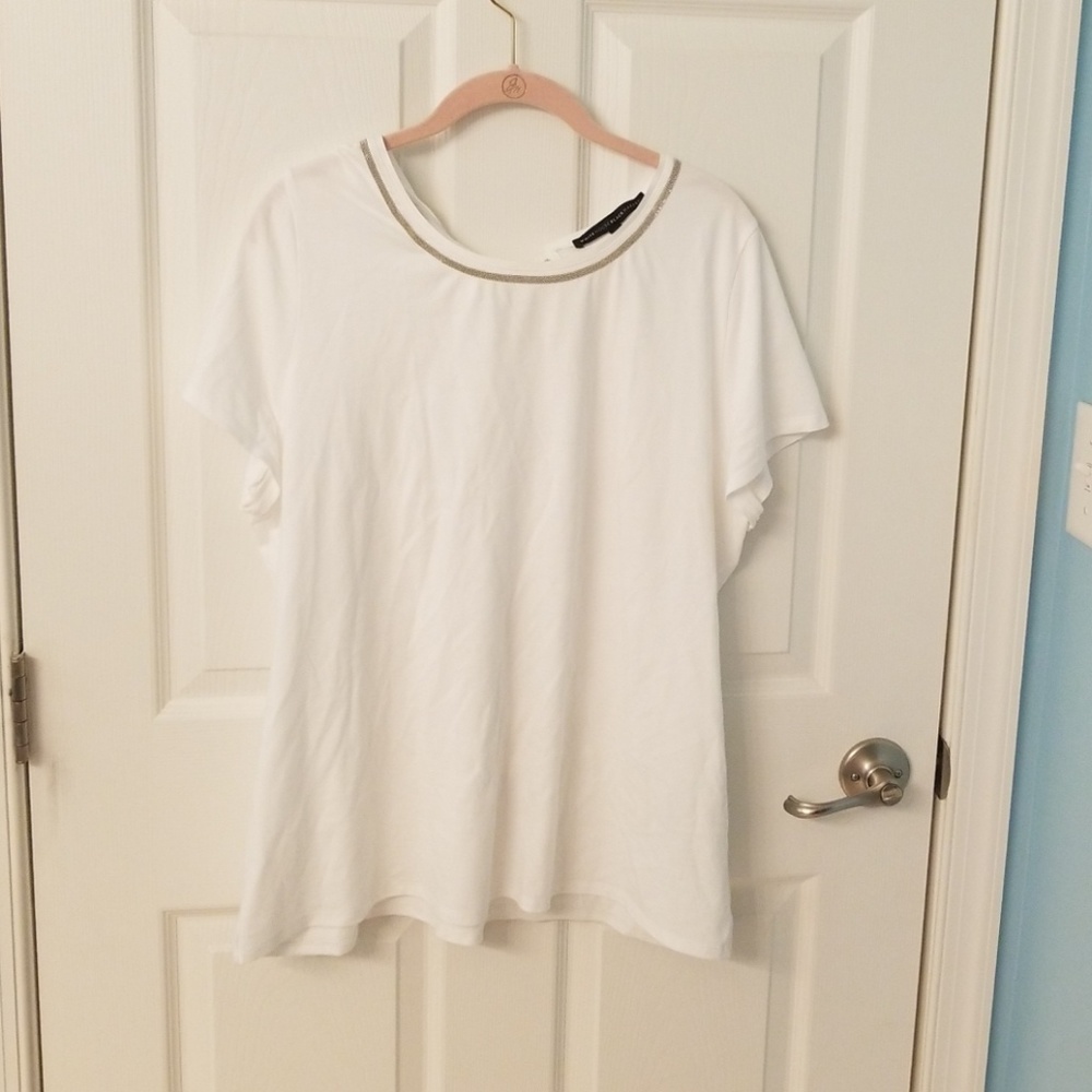 EUC White tee by white house black market